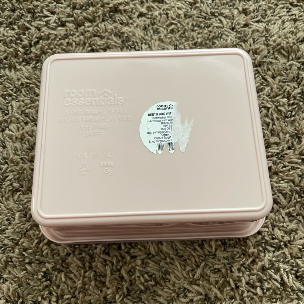 Room Essentials Food Storage - Picture 2 of 4